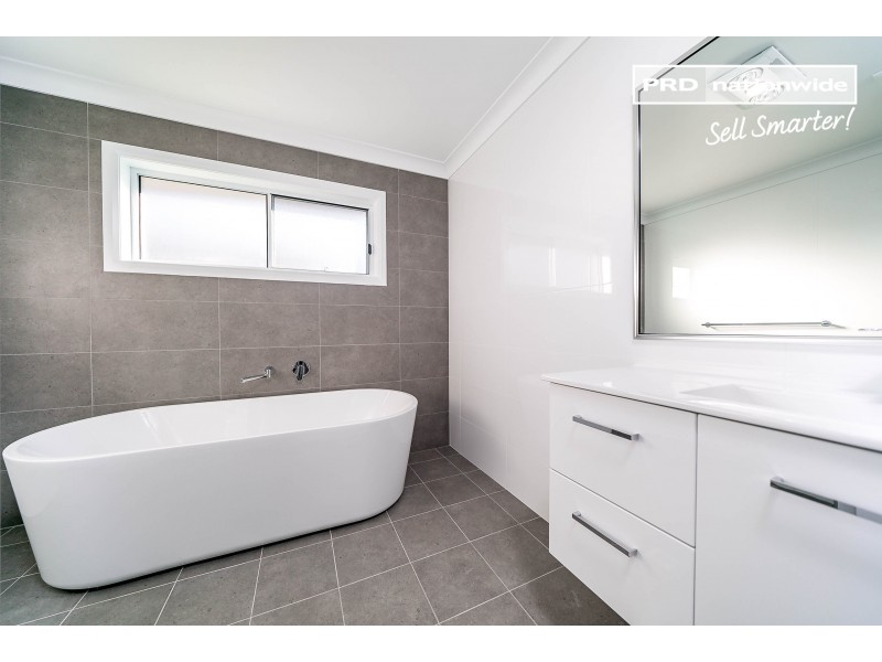 13 Thane Court, Lloyd NSW 2650