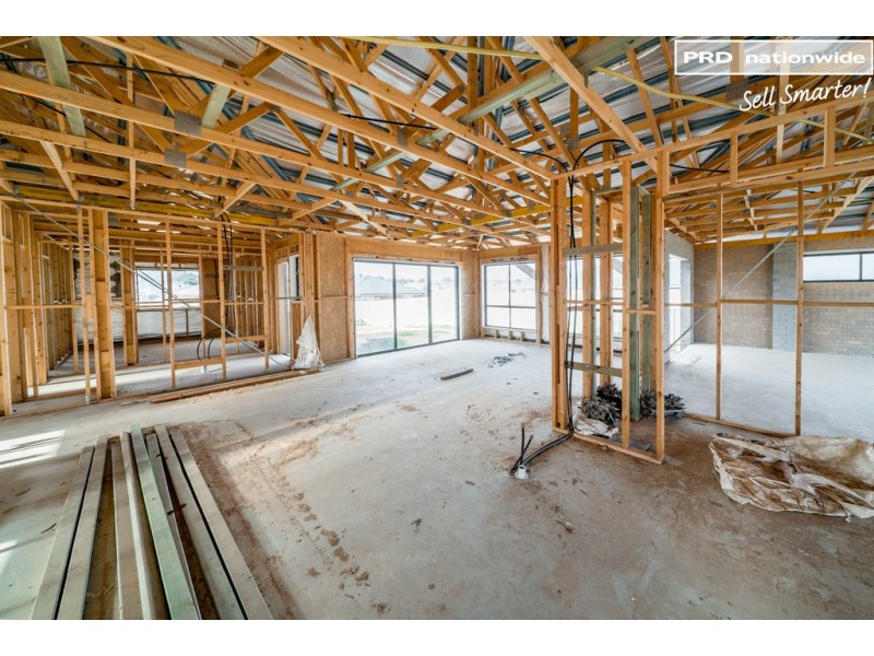 18 Mugga Street, Gobbagombalin NSW 2650