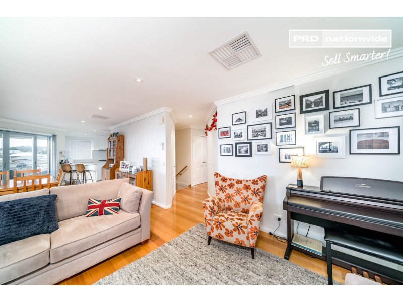 2/94 Brooklyn Drive, Bourkelands NSW 2650