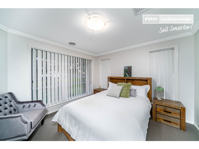 2/94 Brooklyn Drive, Bourkelands NSW 2650