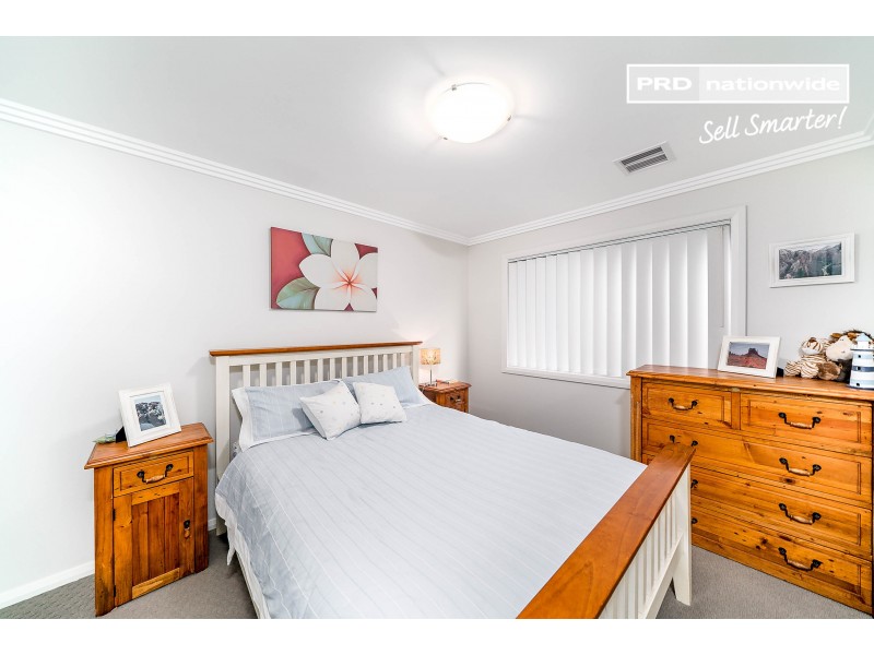 2/94 Brooklyn Drive, Bourkelands NSW 2650