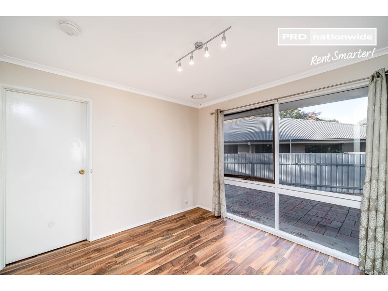 63 Undurra Drive, Glenfield Park NSW 2650