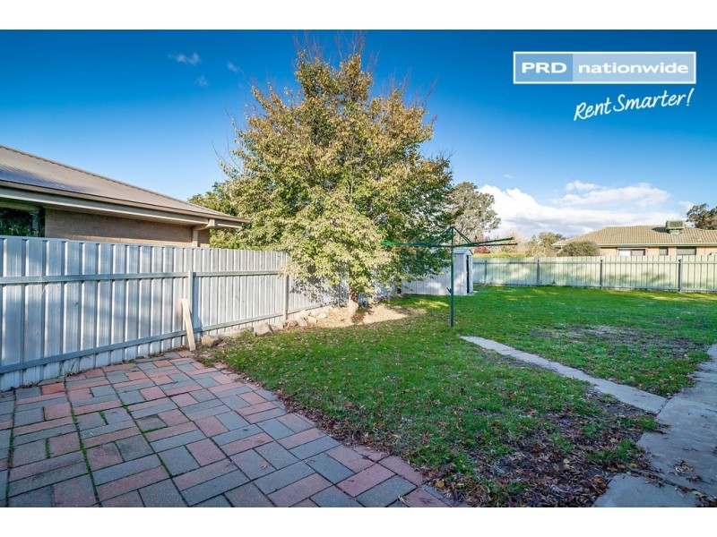 63 Undurra Drive, Glenfield Park NSW 2650