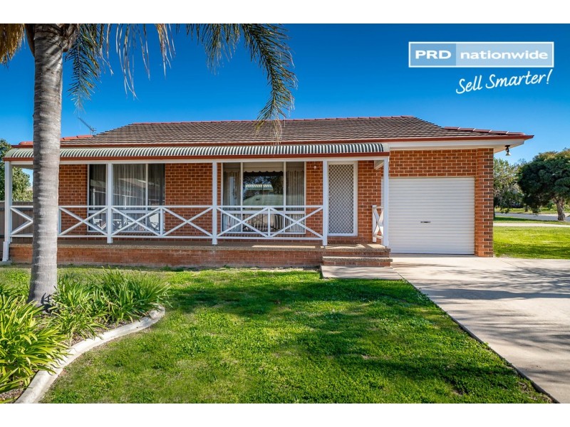 1/14 Canola Place, Estella NSW 2650