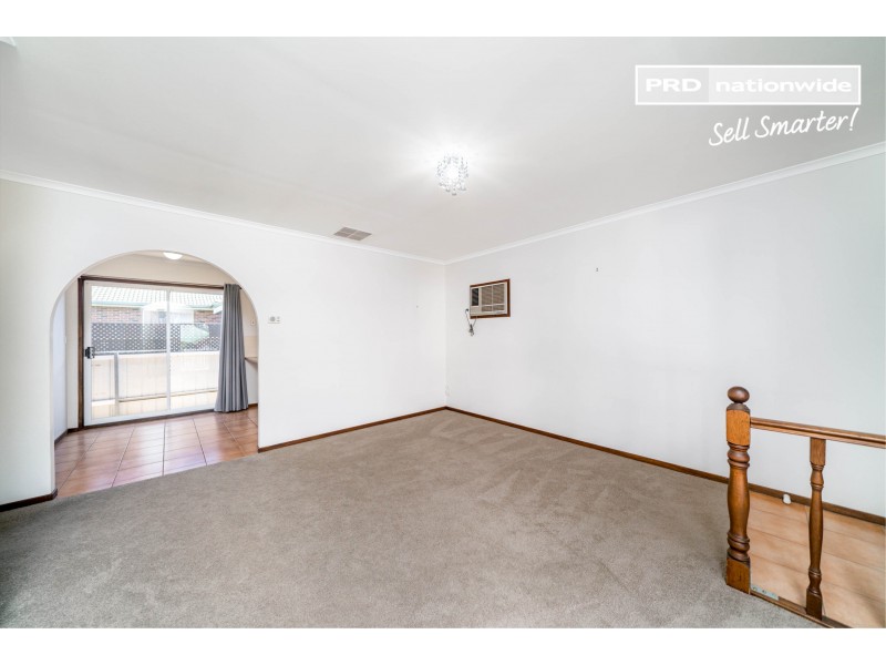 1/14 Canola Place, Estella NSW 2650