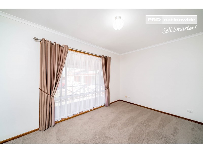 1/14 Canola Place, Estella NSW 2650