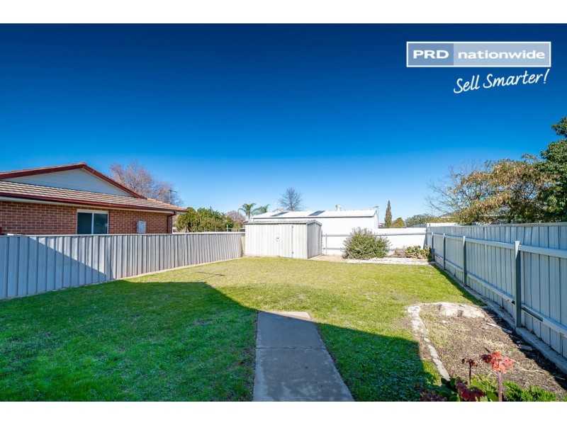 1/14 Canola Place, Estella NSW 2650