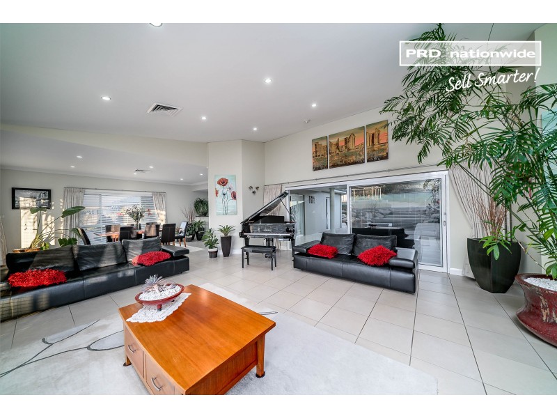 8 Clifton Street, Bourkelands NSW 2650