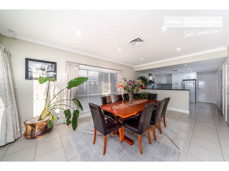8 Clifton Street, Bourkelands NSW 2650