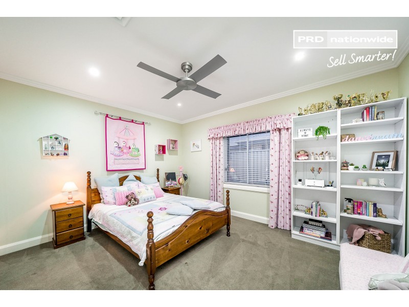 8 Clifton Street, Bourkelands NSW 2650