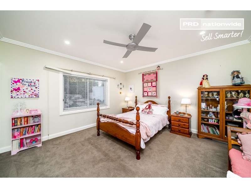 8 Clifton Street, Bourkelands NSW 2650