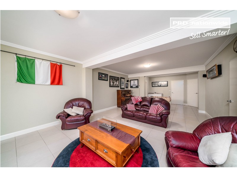 8 Clifton Street, Bourkelands NSW 2650