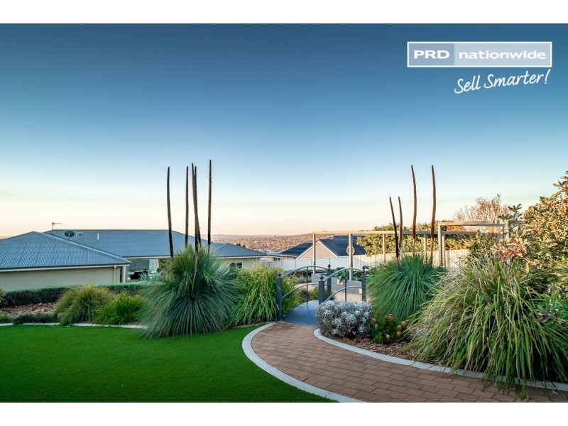 8 Clifton Street, Bourkelands NSW 2650