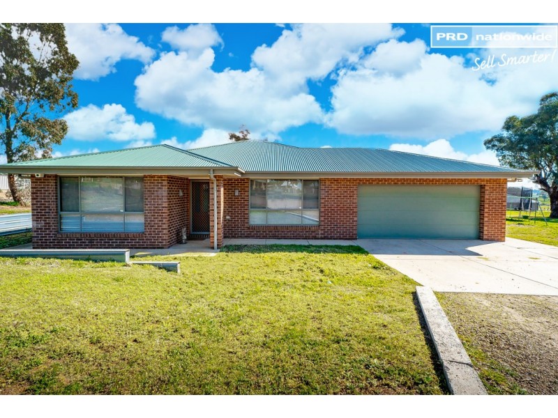 4 Scarborough Way, Gumly Gumly NSW 2652