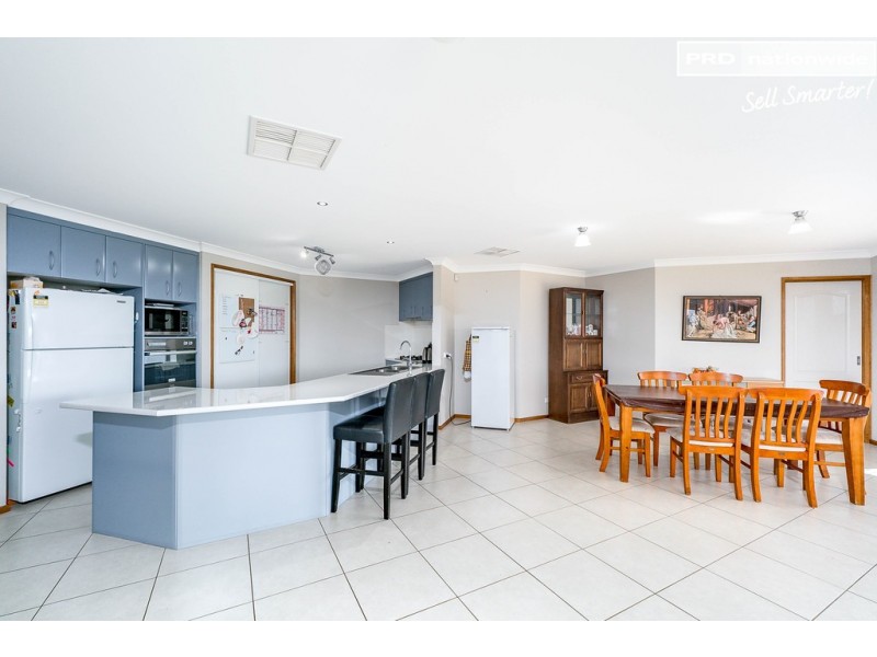 4 Scarborough Way, Gumly Gumly NSW 2652