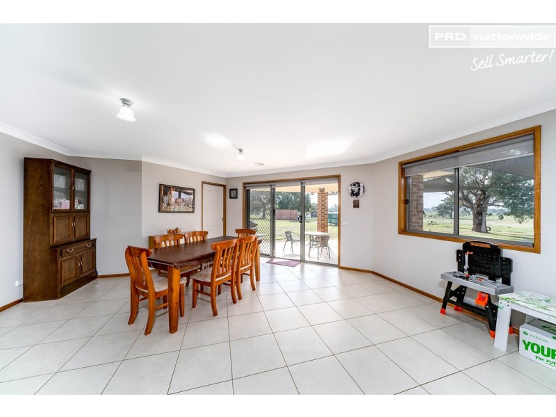 4 Scarborough Way, Gumly Gumly NSW 2652