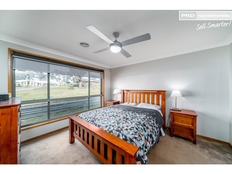 4 Scarborough Way, Gumly Gumly NSW 2652