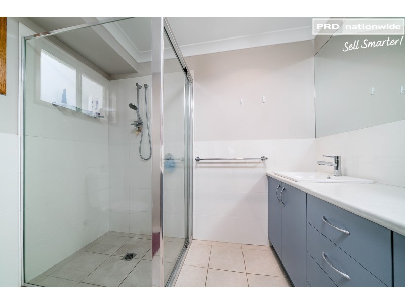 4 Scarborough Way, Gumly Gumly NSW 2652