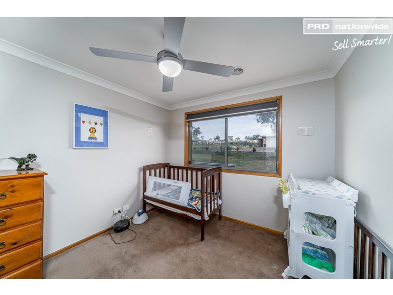 4 Scarborough Way, Gumly Gumly NSW 2652