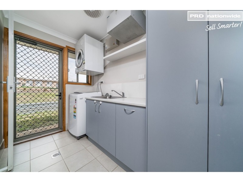 4 Scarborough Way, Gumly Gumly NSW 2652