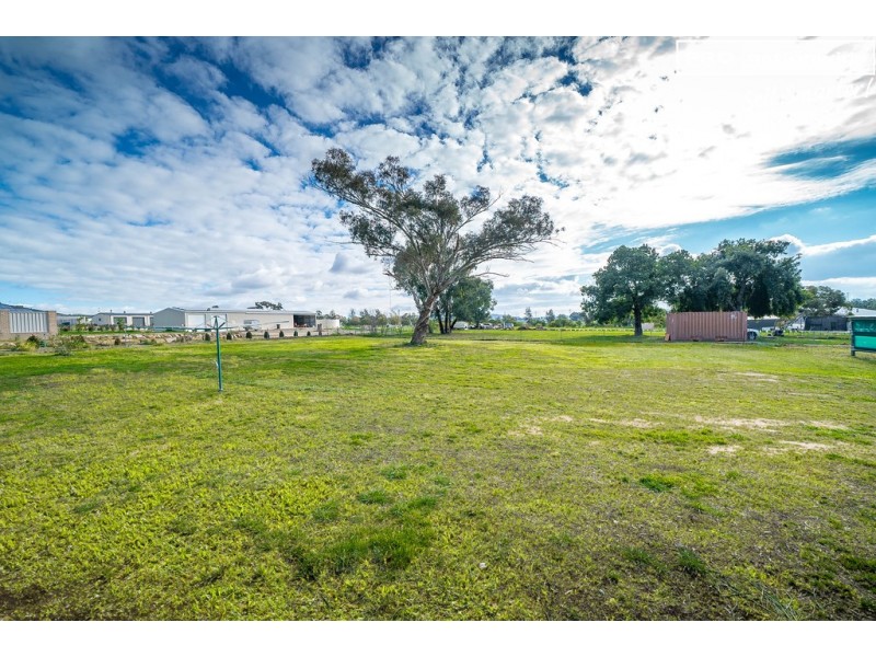 4 Scarborough Way, Gumly Gumly NSW 2652