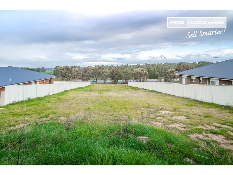 7 Sunvale Crescent, Estella NSW 2650