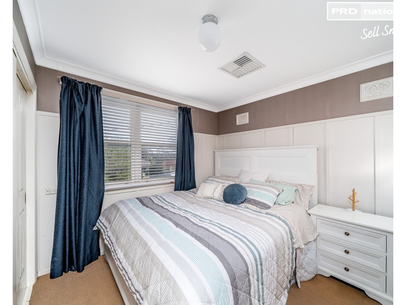 23 Gilmore Avenue, Mount Austin NSW 2650