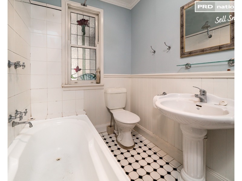 23 Gilmore Avenue, Mount Austin NSW 2650