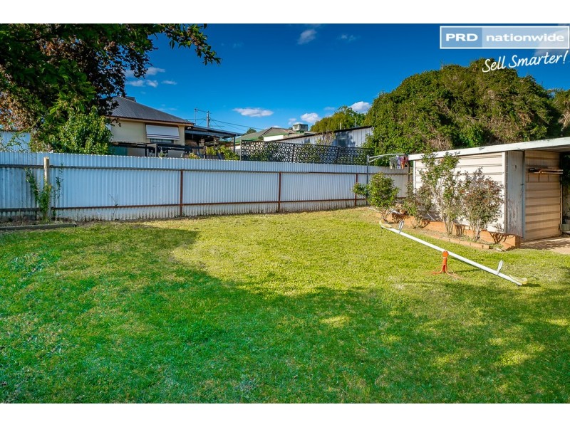 23 Gilmore Avenue, Mount Austin NSW 2650