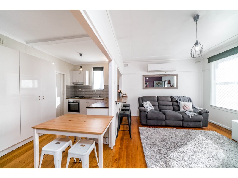 6 McDonough Avenue, Mount Austin NSW 2650