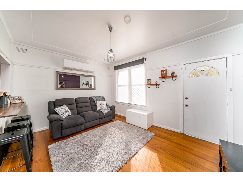 6 McDonough Avenue, Mount Austin NSW 2650