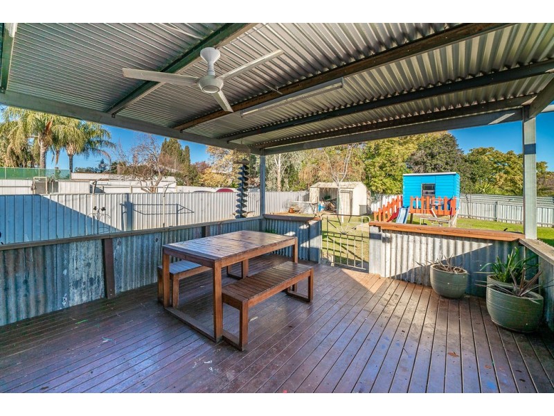 6 McDonough Avenue, Mount Austin NSW 2650
