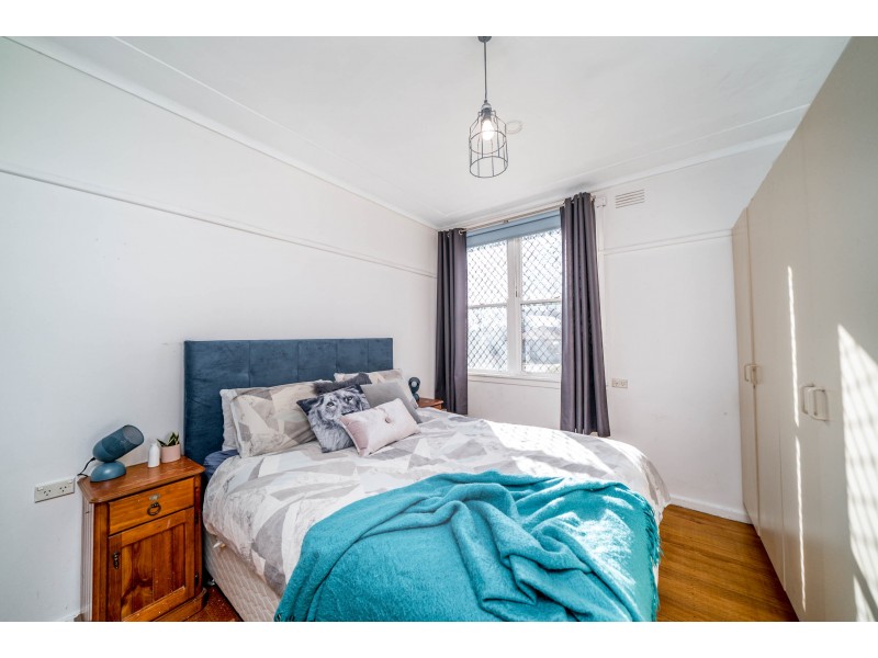 6 McDonough Avenue, Mount Austin NSW 2650