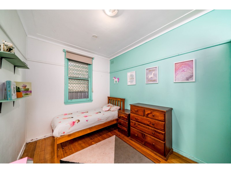 6 McDonough Avenue, Mount Austin NSW 2650