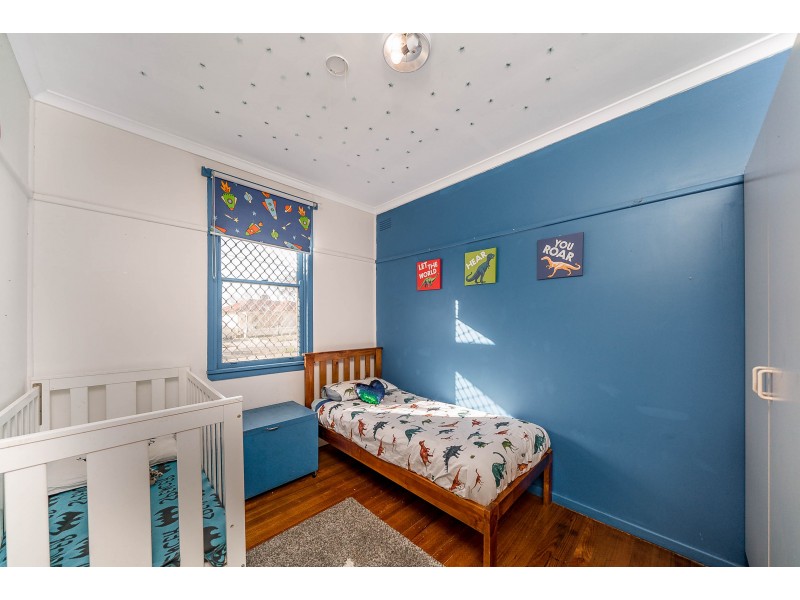 6 McDonough Avenue, Mount Austin NSW 2650