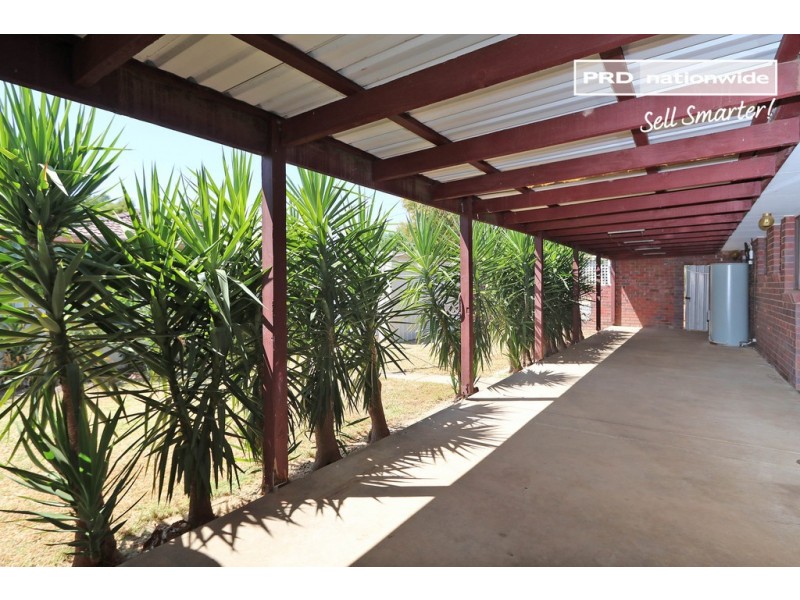 13 Grinton Avenue, Flowerdale NSW 2650