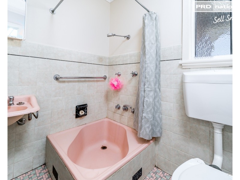 1-3/7 Manoora Avenue, Mount Austin NSW 2650