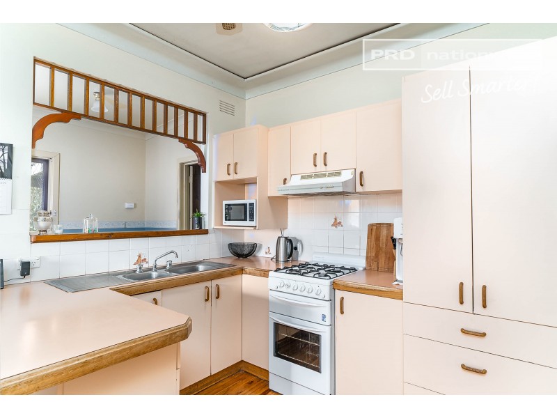 1 Waranga Avenue, Mount Austin NSW 2650
