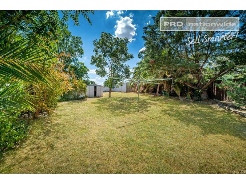 1 Waranga Avenue, Mount Austin NSW 2650