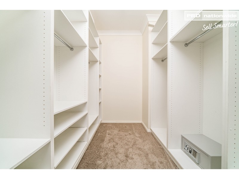 72 Jack Avenue, Mount Austin NSW 2650