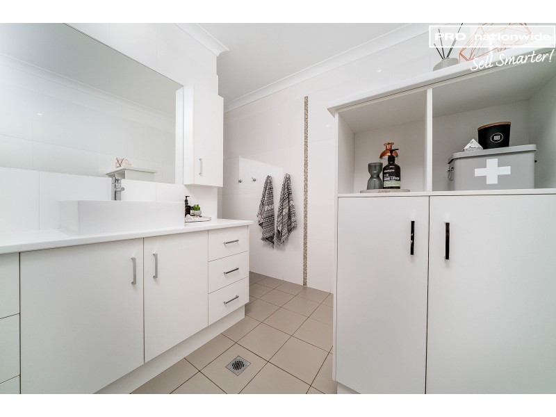 72 Jack Avenue, Mount Austin NSW 2650