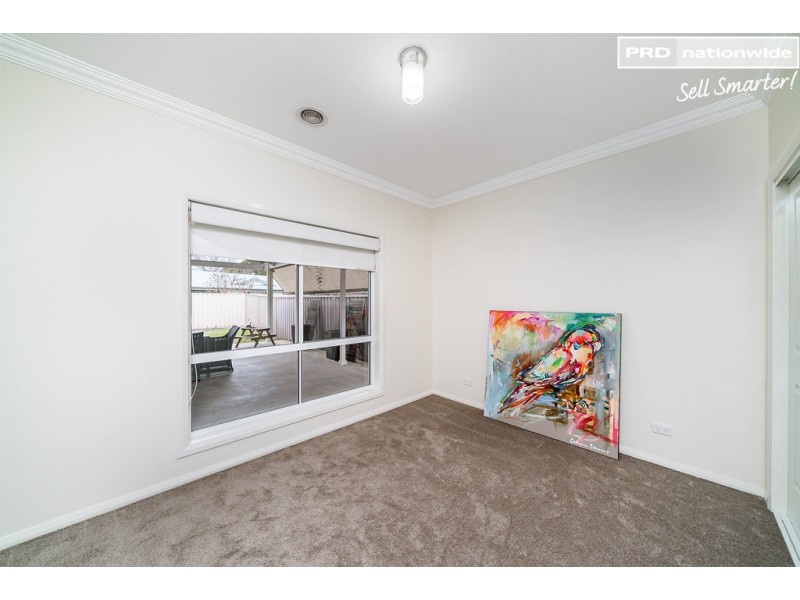 72 Jack Avenue, Mount Austin NSW 2650