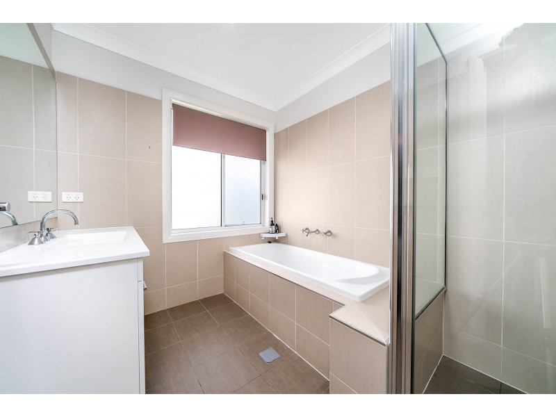 89 Kaloona Drive, Bourkelands NSW 2650