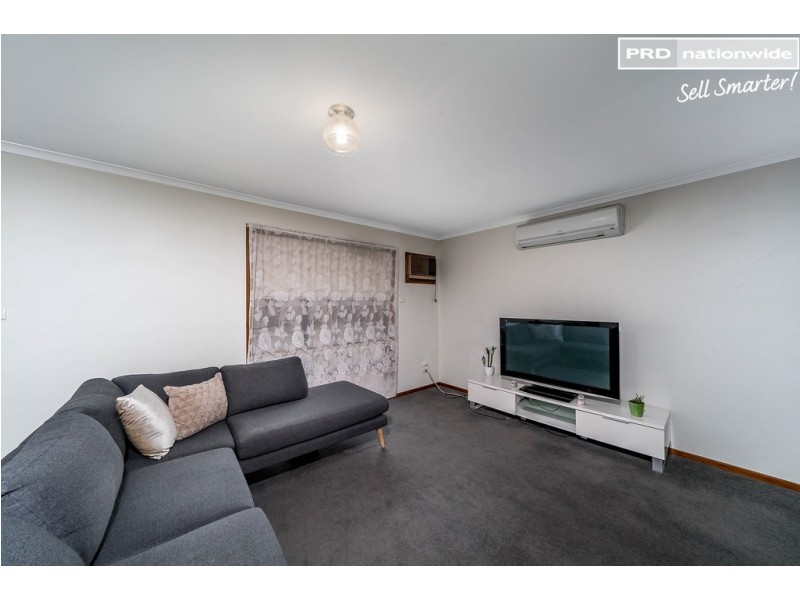 2/22 Dove Street, Mount Austin NSW 2650