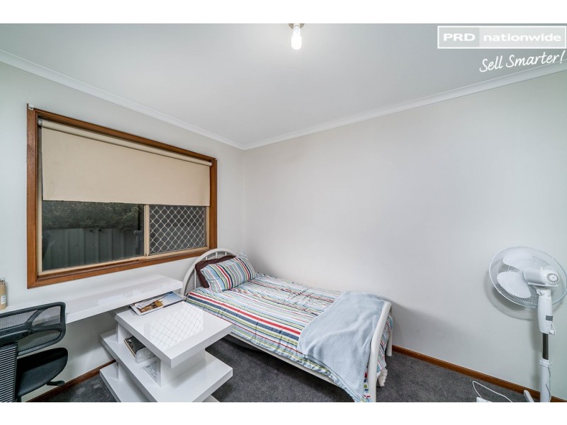 2/22 Dove Street, Mount Austin NSW 2650