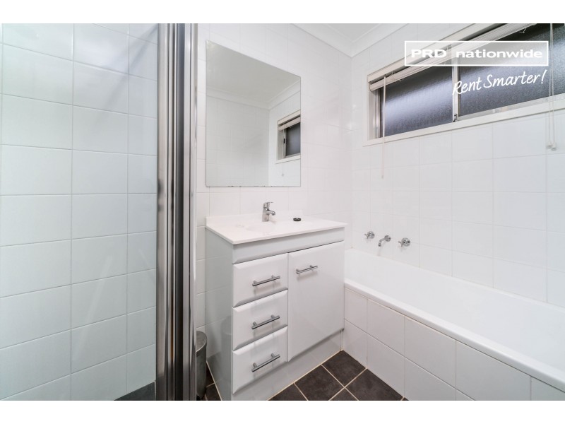 49 Red Hill Road, Kooringal NSW 2650