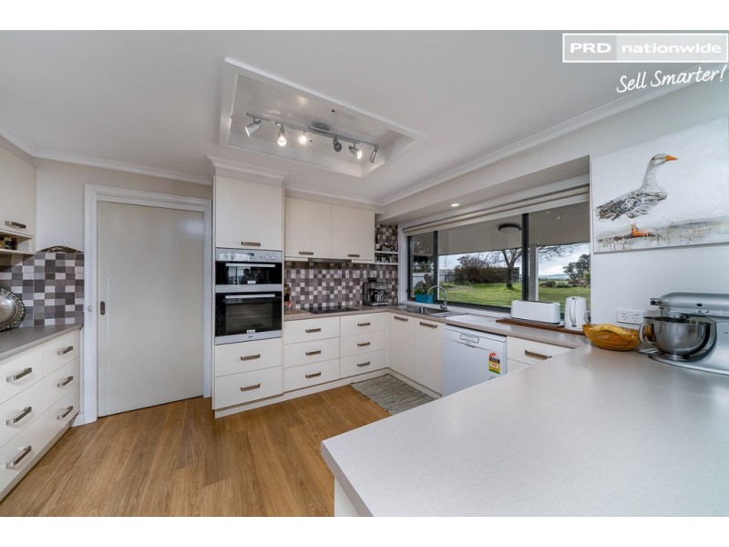 77 Bavin Road, North Wagga Wagga NSW 2650
