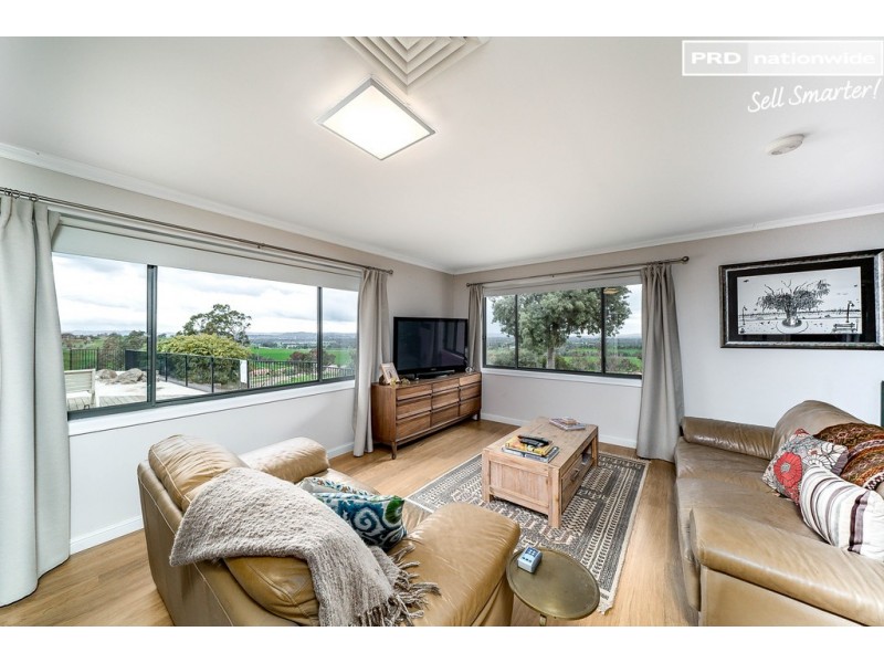 77 Bavin Road, North Wagga Wagga NSW 2650