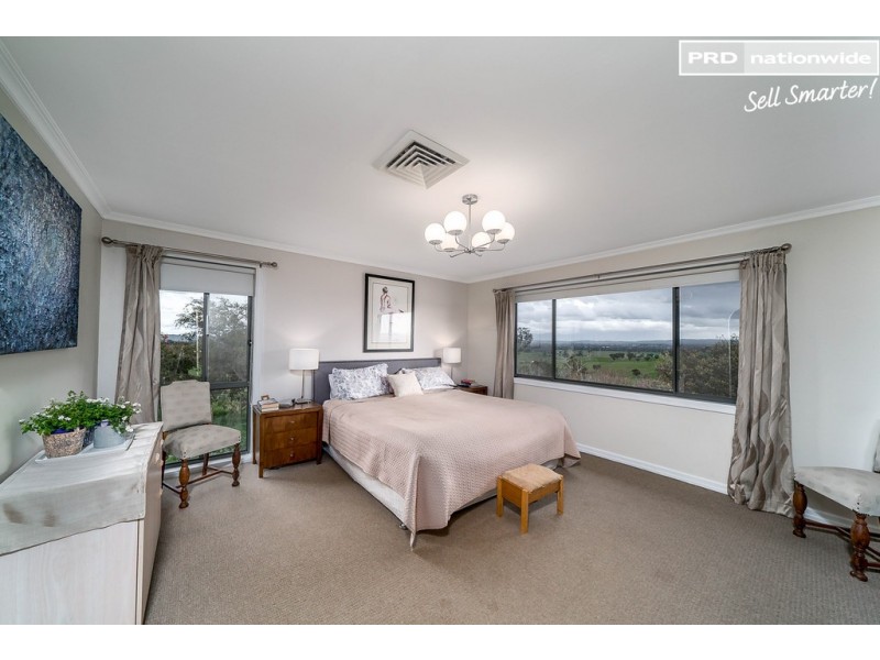 77 Bavin Road, North Wagga Wagga NSW 2650