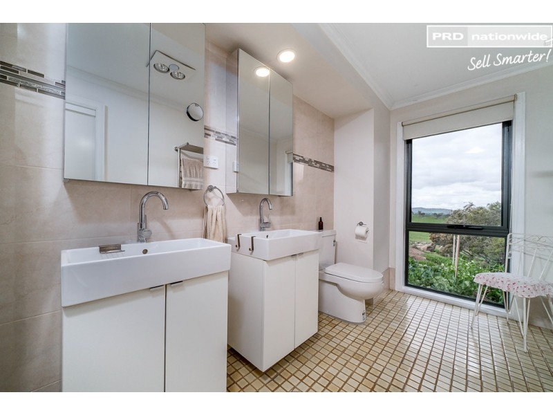 77 Bavin Road, North Wagga Wagga NSW 2650